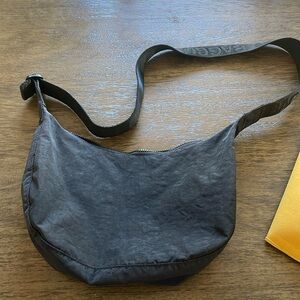 BAGGU Medium Nylon Crescent Bag